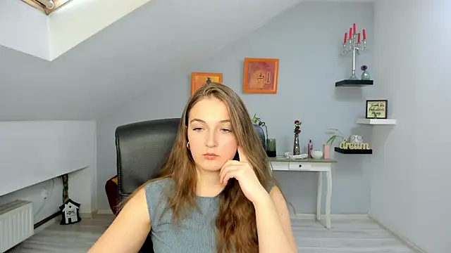 Snapshot of AnneWilsonn chatting on 11, 11, 2025 AnneWilsonn online show from 11, 11, 2025