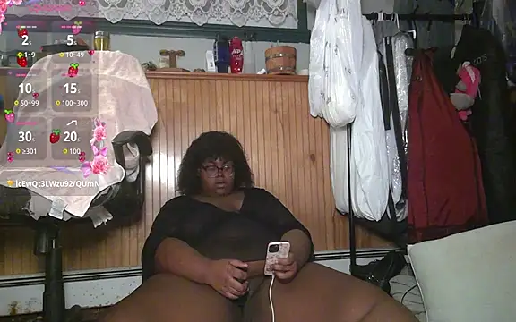 Snapshot of TheChubbySiren chatting on 1, 11, 2025 TheChubbySiren online show from 1, 11, 2025