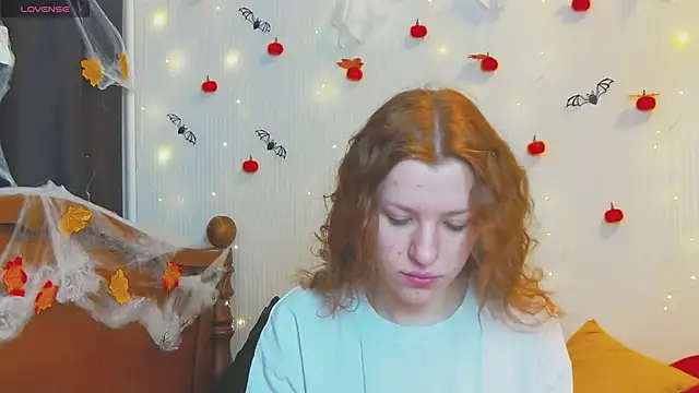 Snapshot of MeganNewCat chatting on 30, 10, 2025 MeganNewCat online show from 30, 10, 2025