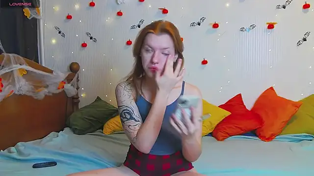 Snapshot of MeganNewCat chatting on 1, 11, 2025 MeganNewCat online show from 1, 11, 2025