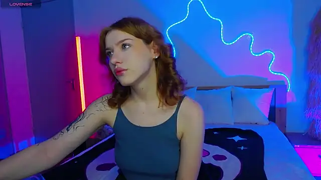 Snapshot of MeganNewCat chatting on 20, 11, 2025 MeganNewCat online show from 20, 11, 2025