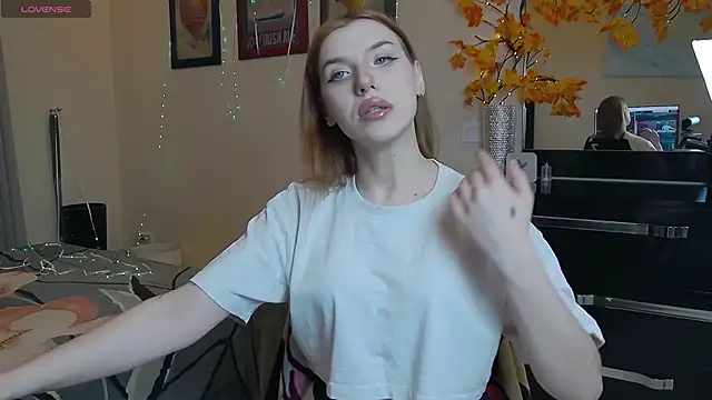 Snapshot of MeganNewCat chatting on 14, 12, 2025 MeganNewCat online show from 14, 12, 2025