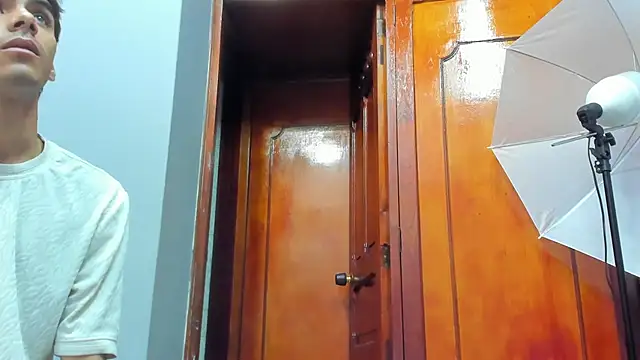 Kendra and liam online show from 15, 10, 2025