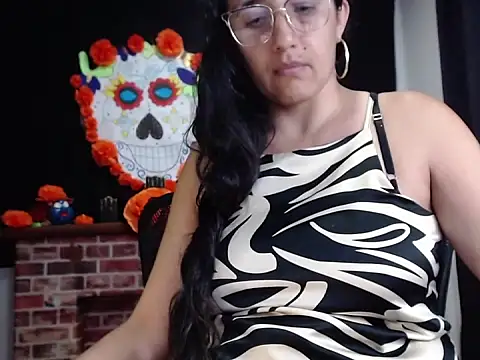 Snapshot of Lucyy_Naugthy chatting on 10, 11, 2025 Lucyy Naugthy online show from 10, 11, 2025