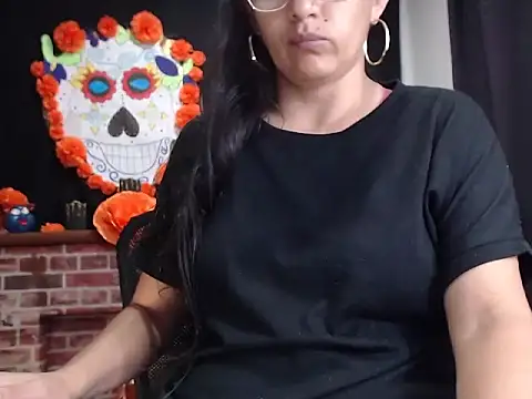 Snapshot of Lucyy_Naugthy chatting on 19, 11, 2025 Lucyy Naugthy online show from 19, 11, 2025