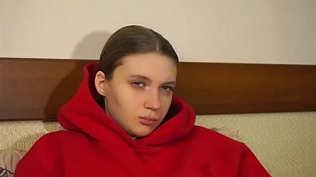 RoslynArcuo online show from 14, 11, 2025