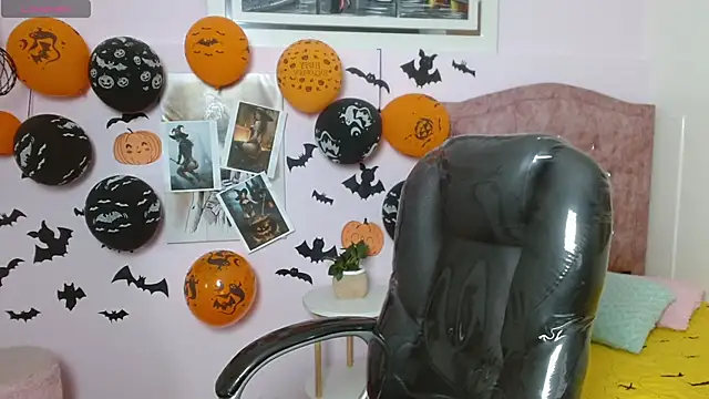 Snapshot of AmethystShadow17 chatting on 19, 10, 2025 AmethystShadow17 online show from 19, 10, 2025