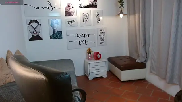 Snapshot of AmethystShadow17 chatting on 1, 11, 2025 AmethystShadow17 online show from 1, 11, 2025