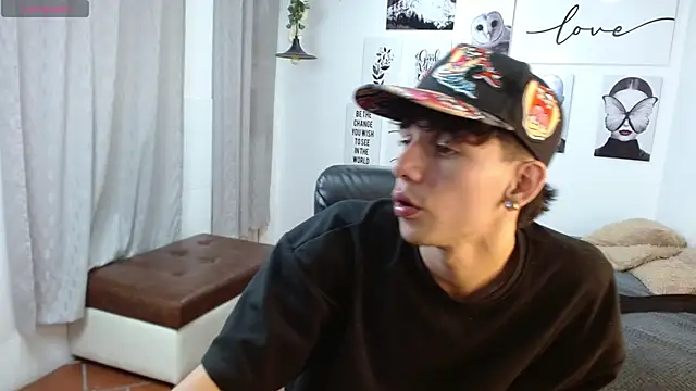 Snapshot of AmethystShadow17 chatting on 9, 11, 2025 AmethystShadow17 online show from 9, 11, 2025