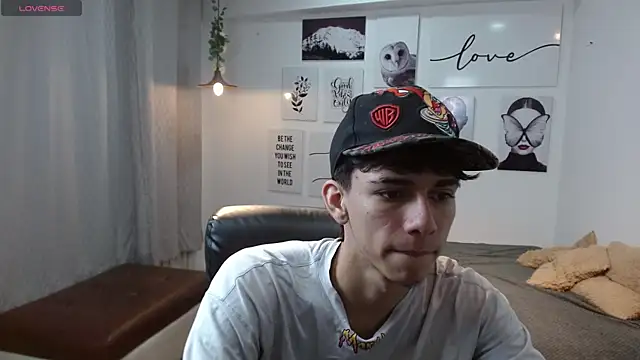 Snapshot of AmethystShadow17 chatting on 18, 11, 2025 AmethystShadow17 online show from 18, 11, 2025