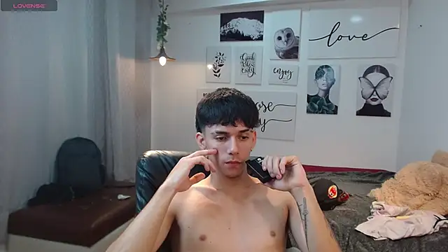 Snapshot of AmethystShadow17 chatting on 23, 11, 2025 AmethystShadow17 online show from 23, 11, 2025