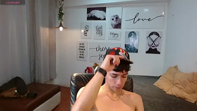 Snapshot of AmethystShadow17 chatting on 25, 11, 2025 AmethystShadow17 online show from 25, 11, 2025