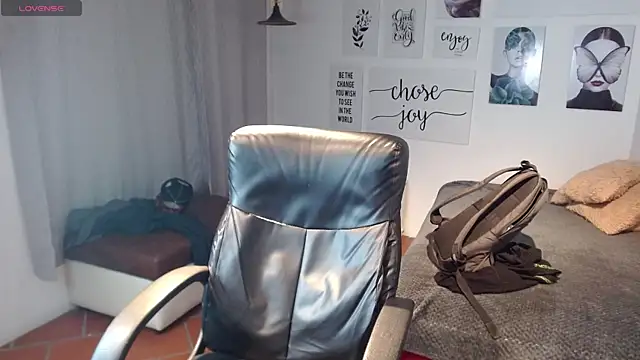 Snapshot of AmethystShadow17 chatting on 26, 11, 2025 AmethystShadow17 online show from 26, 11, 2025