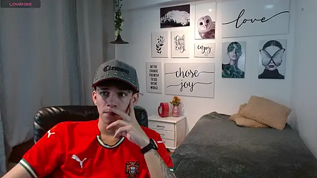 Snapshot of AmethystShadow17 chatting on 2, 12, 2025 AmethystShadow17 online show from 2, 12, 2025