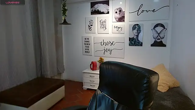 Snapshot of AmethystShadow17 chatting on 3, 12, 2025 AmethystShadow17 online show from 3, 12, 2025