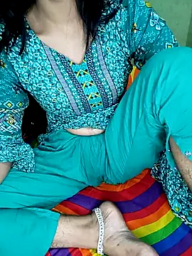 Snapshot of Night_Queen3 chatting on 13, 11, 2025 Night Queen3 online show from 13, 11, 2025