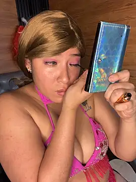 Snapshot of Yvonny27 chatting on 11, 2, 2026 Yvonny27 online show from 11, 2, 2026