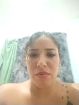 Snapshot of Yvonny27 chatting on 22, 2, 2026 Yvonny27 online show from 22, 2, 2026