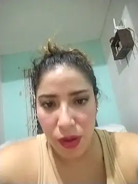 Snapshot of Yvonny27 chatting on 1, 3, 2026 Yvonny27 online show from 1, 3, 2026