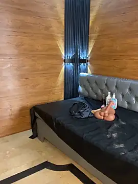 Snapshot of Yvonny27 chatting on 12, 3, 2026 Yvonny27 online show from 12, 3, 2026