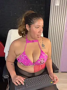 Snapshot of Yvonny27 chatting on 17, 3, 2026 Yvonny27 online show from 17, 3, 2026