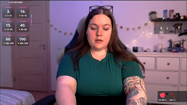 SummerTina online show from 7, 2, 2025