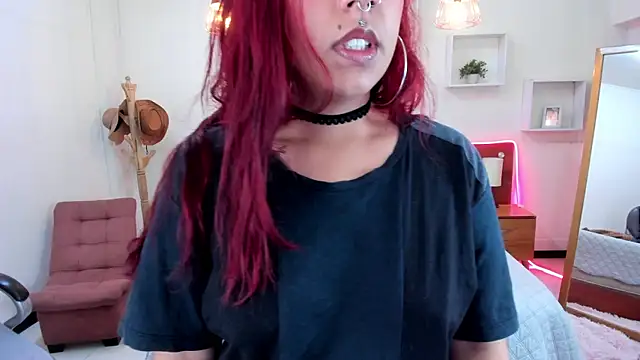 Snapshot of Cat__Moon__ chatting on 24, 10, 2025 Cat Moon online show from 24, 10, 2025