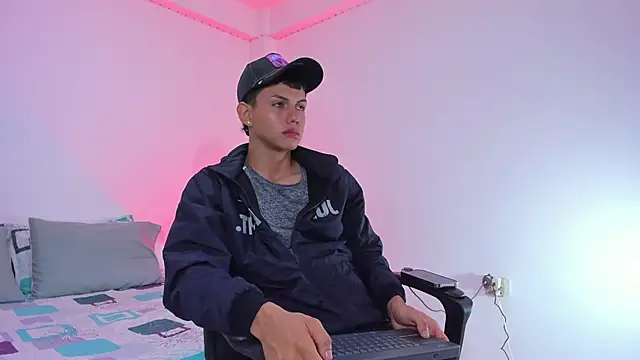 Snapshot of Axel_Cody_ chatting on 28, 10, 2025 Axel Cody online show from 28, 10, 2025