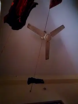 Snapshot of svk_05 chatting on 12, 11, 2025 svk 05 online show from 12, 11, 2025