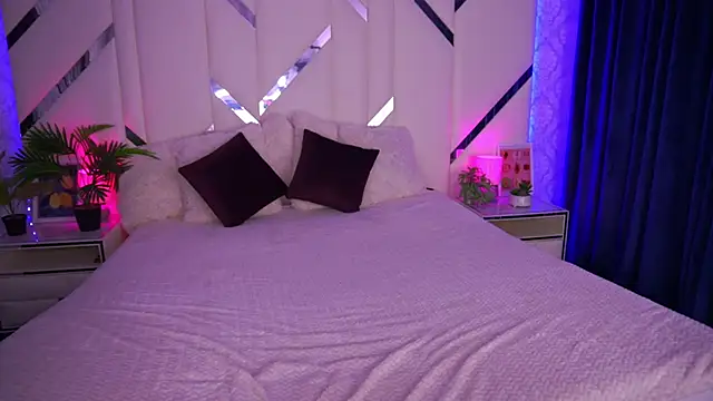 Snapshot of CuteeFoxy chatting on 23, 10, 2025 CuteeFoxy online show from 23, 10, 2025