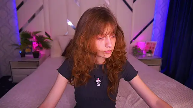 Snapshot of CuteeFoxy chatting on 27, 10, 2025 CuteeFoxy online show from 27, 10, 2025