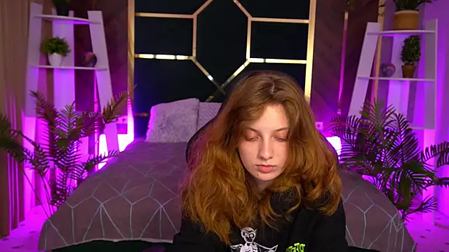 Snapshot of CuteeFoxy chatting on 14, 11, 2025 CuteeFoxy online show from 14, 11, 2025