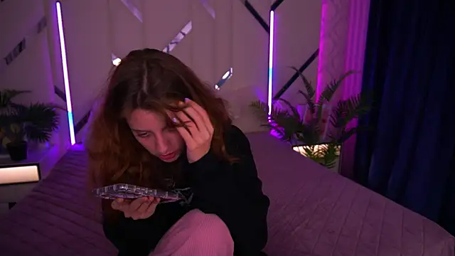 Snapshot of CuteeFoxy chatting on 5, 12, 2025 CuteeFoxy online show from 5, 12, 2025