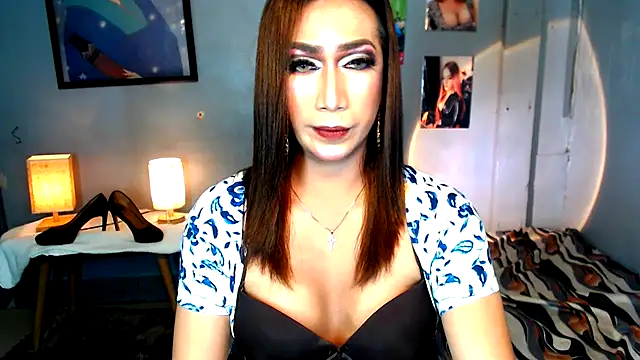 Snapshot of littleredbunny27 chatting on 16, 3, 2026 littleredbunny27 online show from 16, 3, 2026