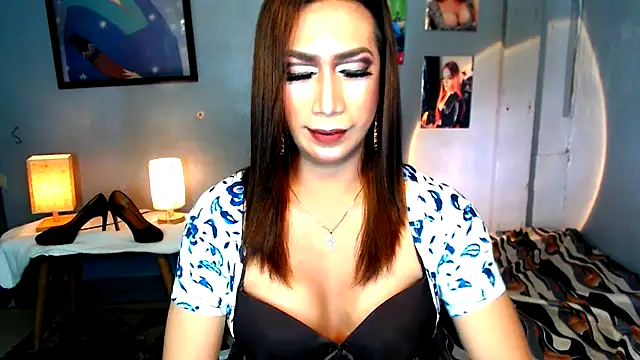 Snapshot of littleredbunny27 chatting on 16, 3, 2026 littleredbunny27 online show from 16, 3, 2026