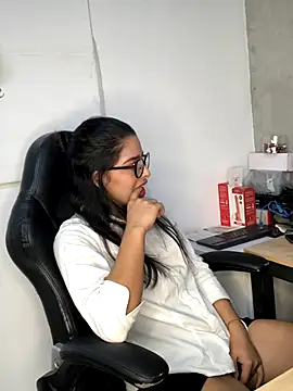 I karly online show from 2, 11, 2025