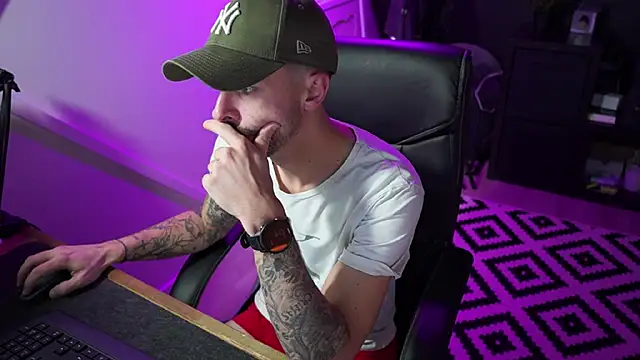 monsieurguitsxxx online show from 3, 12, 2025