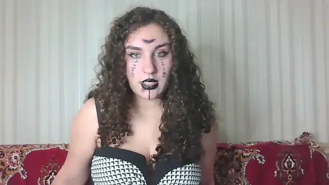 Kiki Catty online show from 1, 11, 2025