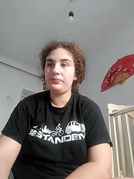 Kiki Catty online show from 12, 11, 2025