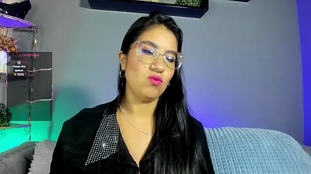 Snapshot of charlhot_ chatting on 8, 11, 2025 charlhot online show from 8, 11, 2025