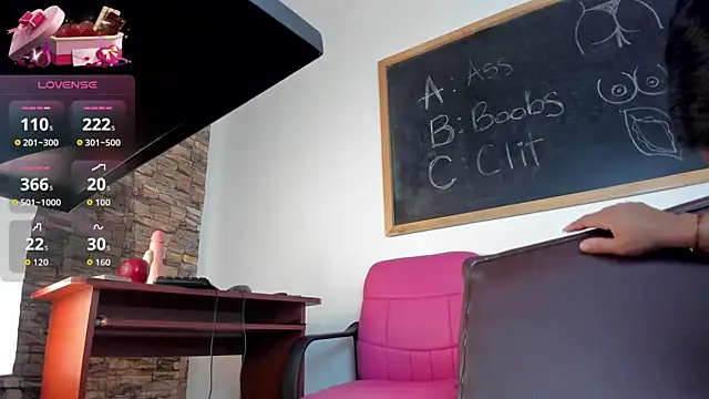 Snapshot of Savanna_rios chatting on 6, 11, 2025 Savanna rios online show from 6, 11, 2025