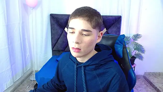 Snapshot of Mattass18 chatting on 28, 10, 2025 Mattass18 online show from 28, 10, 2025