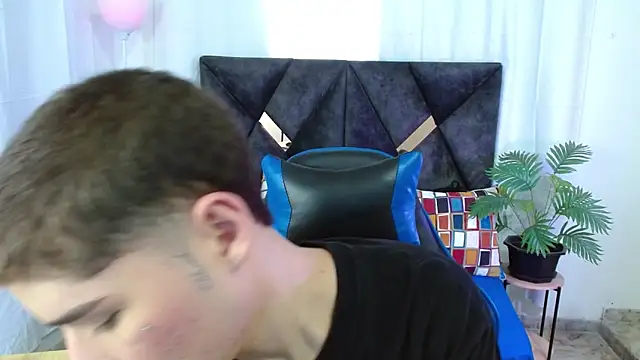 Snapshot of Mattass18 chatting on 29, 10, 2025 Mattass18 online show from 29, 10, 2025