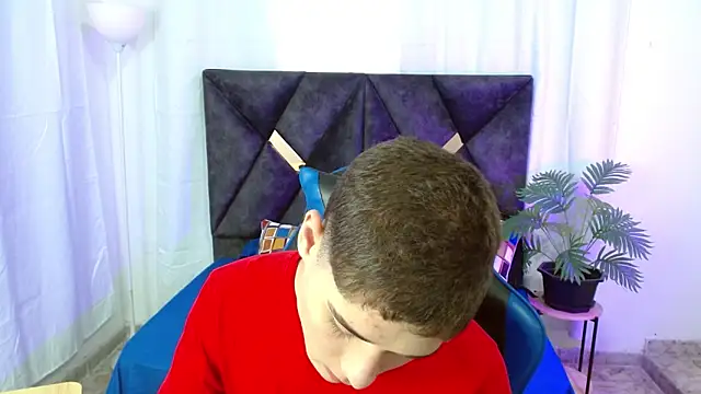 Snapshot of Mattass18 chatting on 30, 10, 2025 Mattass18 online show from 30, 10, 2025