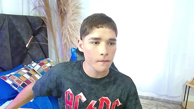 Snapshot of Mattass18 chatting on 13, 11, 2025 Mattass18 online show from 13, 11, 2025