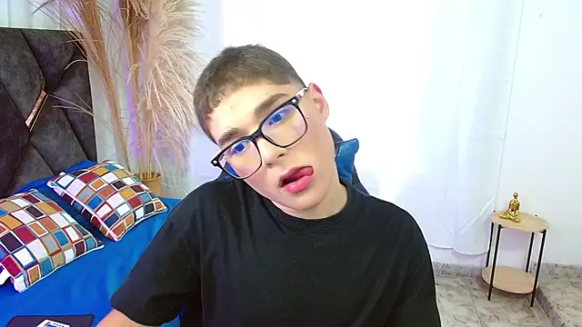 Snapshot of Mattass18 chatting on 15, 11, 2025 Mattass18 online show from 15, 11, 2025