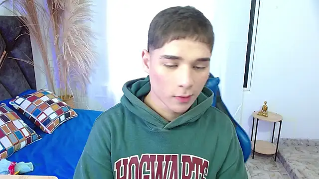 Snapshot of Mattass18 chatting on 18, 11, 2025 Mattass18 online show from 18, 11, 2025