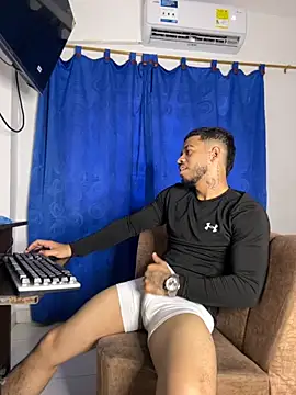 Snapshot of Kylian_Alessandro chatting on 13, 11, 2025 Kylian Alessandro online show from 13, 11, 2025