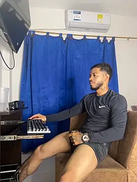 Snapshot of Kylian_Alessandro chatting on 1, 12, 2025 Kylian Alessandro online show from 1, 12, 2025