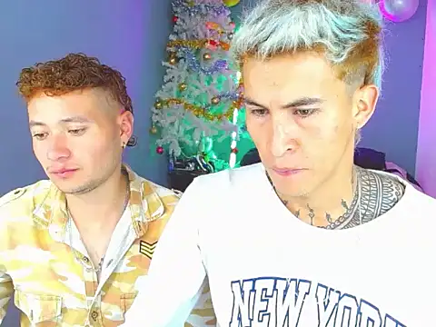 Snapshot of Latin_boysxxxx chatting on 6, 11, 2025 Latin boysxxxx online show from 6, 11, 2025